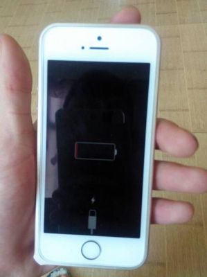 苹果5s开机充不了电（iphone5无法充电开机）