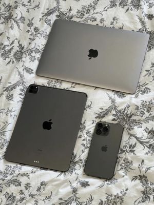 苹果深空灰5s（苹果深空灰和银色对比）-图1