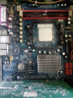 电脑主板02c8v1(电脑主板电池没电了会出现什么现象)-图1 电脑主板02c8v1(电脑主板电池没电了会出现什么现象)-图1